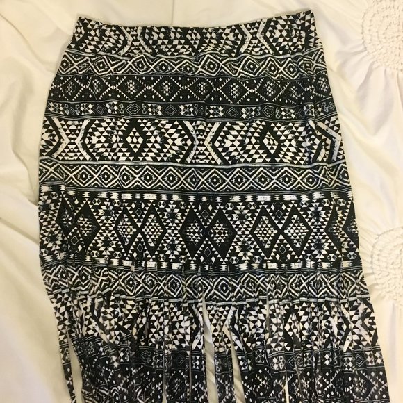 Patterned Maxi Fringe Skirt - Picture 4 of 5